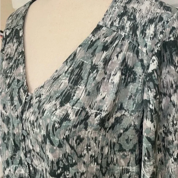 Liverpool Teal and White Abstract Blouse - Picture 4 of 5